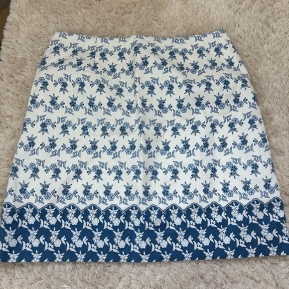 LOFT Dresses & Skirts - Loft Womens Floral Print A-Line Skirt size 6 Petite